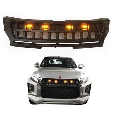 4x4 मित्सुबिशी ट्राइटन L200 2019 2020 2021 के लिए लाइट कार एक्सेसरीज फ्रंट ग्रिल के साथ ABS प्लास्टिक सामग्री उठाएं
